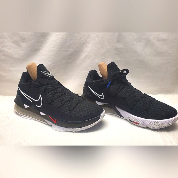 Nike Other - ‼️Last Chance‼️Mens 2020 Nike LeBron 17